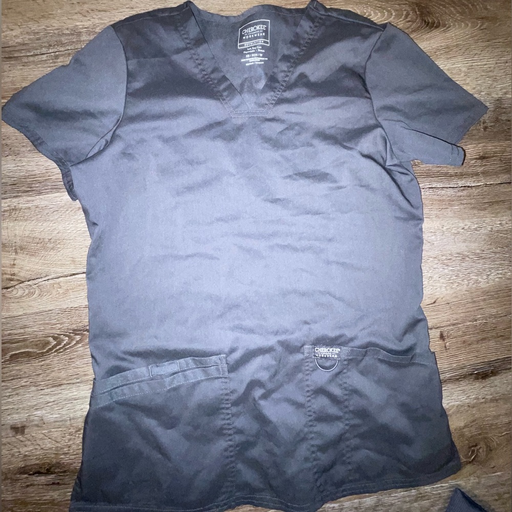 Cherokee scrub top